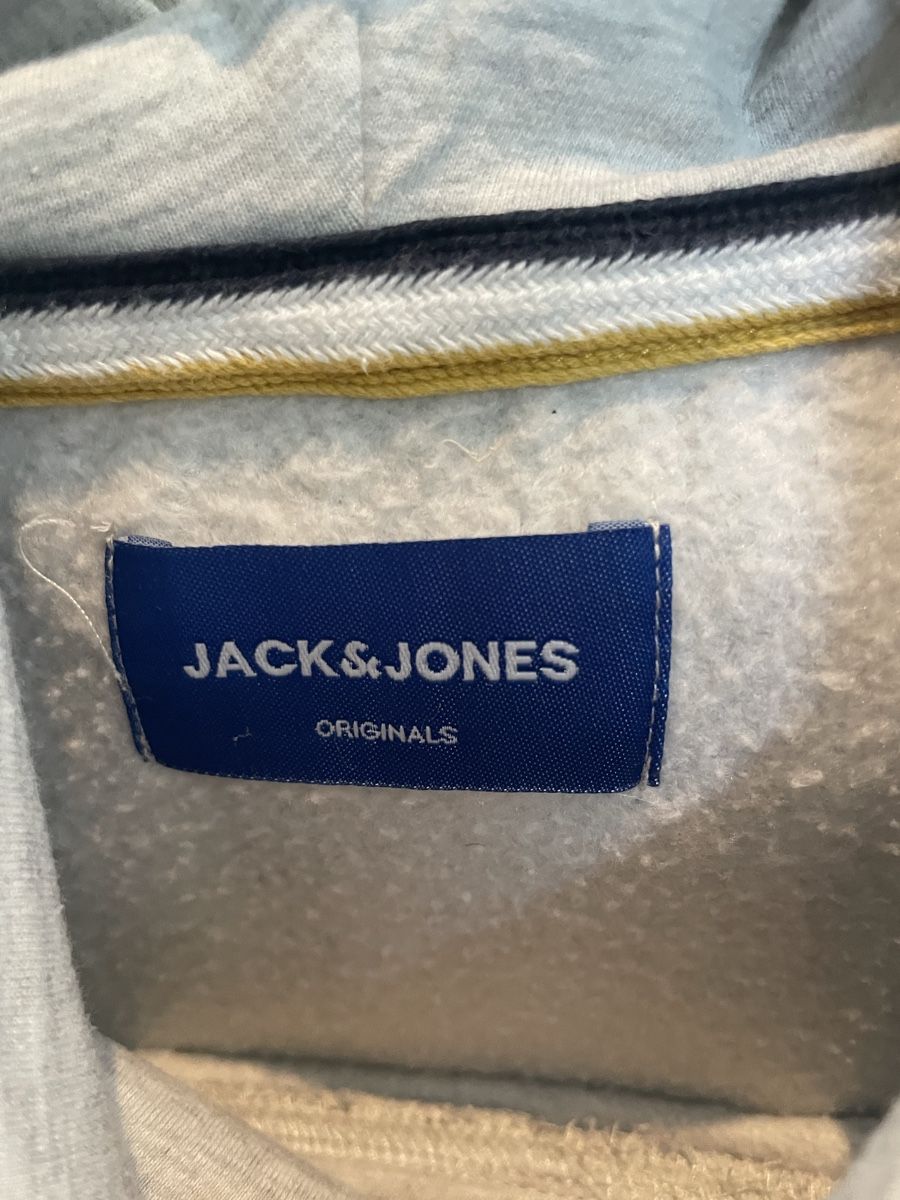 Jack & Jones Maglioni & Felpe: Jack & Jones Grey Hoodie - Warm & Stylish – Usato da Waedenswil venduto da Paps04 2