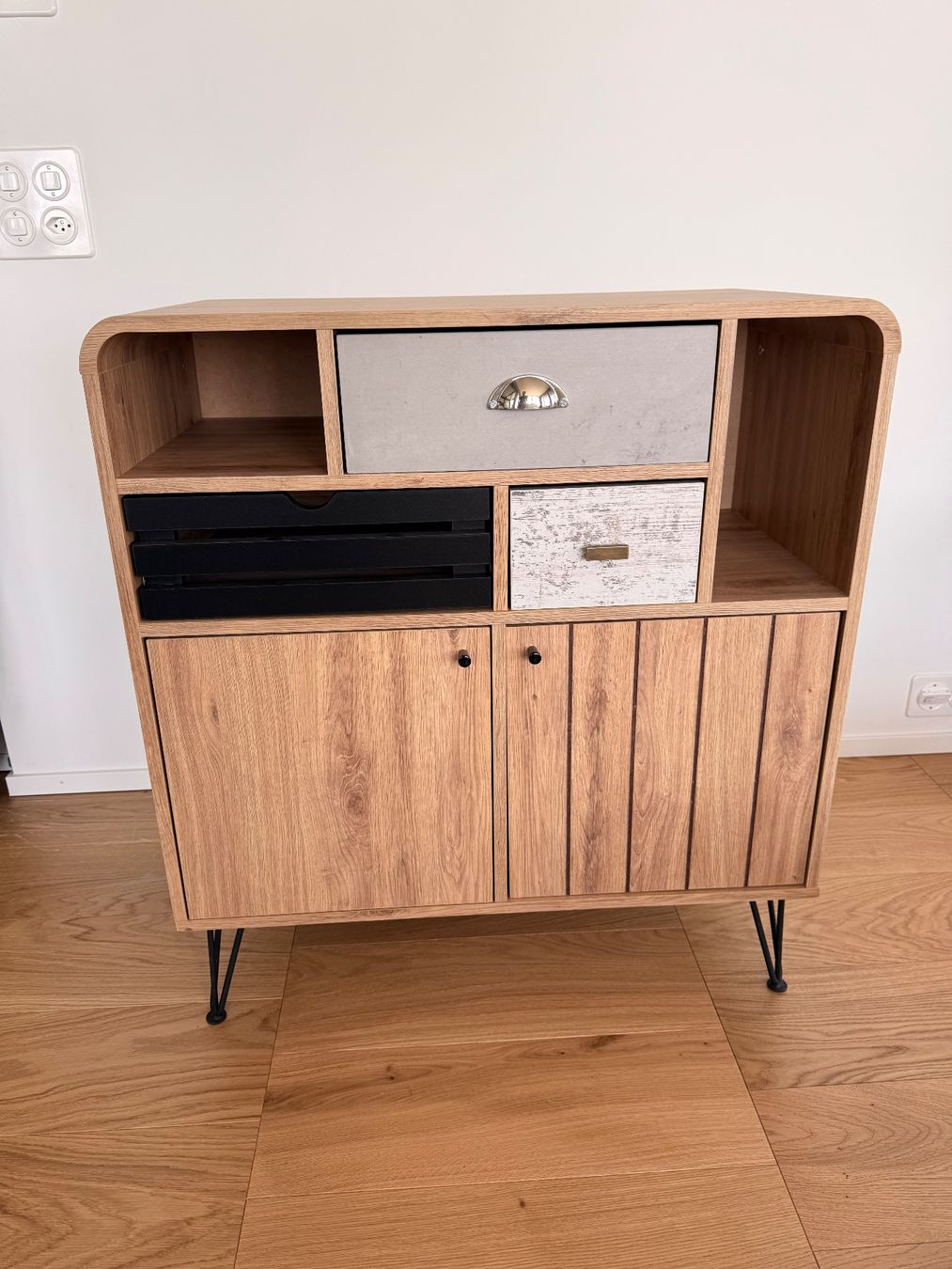 Beliani Kommoden: Sideboard KYLE Hellbraun – Gebraucht aus Zürich von lea_vb69