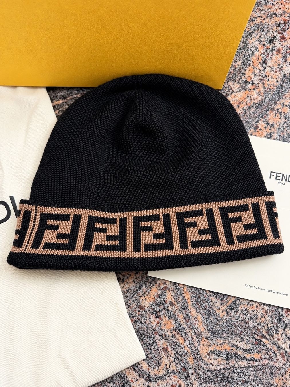 Fendi Copricapi, berretti & cappellini: Bonnet Fendi – Usato da Epalinges venduto da Forex.master 1