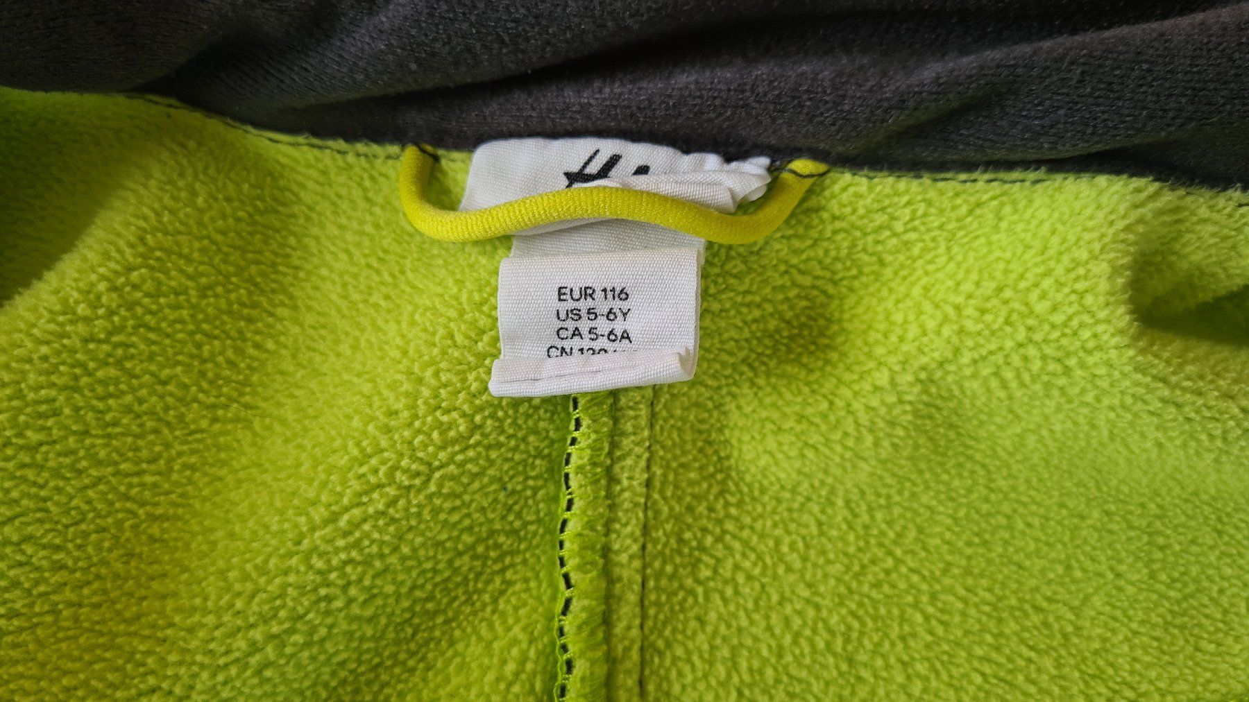 H&M Giacche & Cappotti: Softshelljacke 116 – Usato da Obergösgen venduto da schesom 4