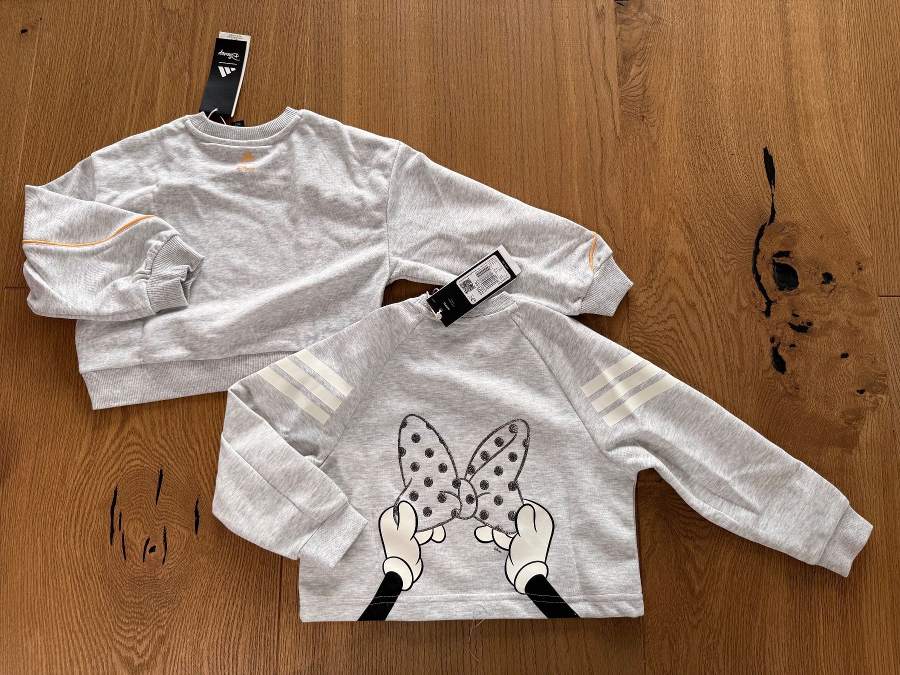 Adidas Maglioni & Felpe: 2x Adidas Pullover Gr 110 Mädchen Disney Minnie Neu48 – Nuovo e nell'imballaggio originale da Maur venduto da Heidi2.0