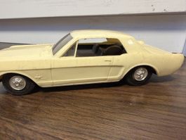 Modellauto Ford Mustang TOMY made in Japan gebr. Zustand