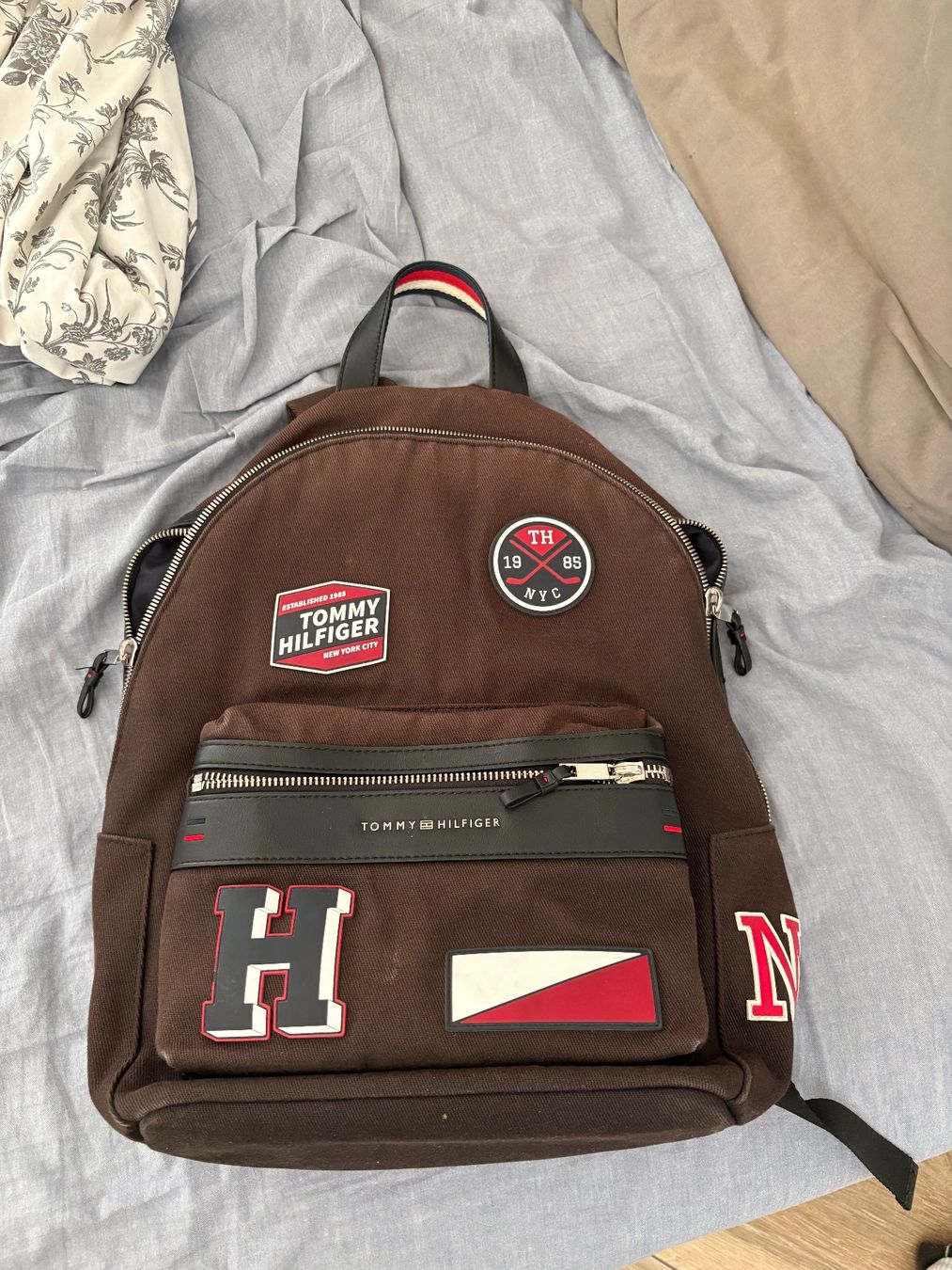 Tommy Hilfiger Zaini: Rucksack Tommy Hilfiger – Usato da Möhlin venduto da dth_5mw9