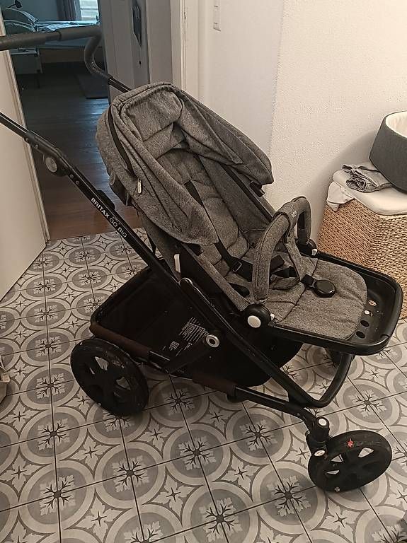 Kinderwagen: Kinderwagen mit Tragetasche soft – Gebraucht aus Aeugst am Albis von kar_shl7
