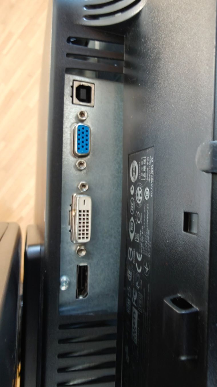 Hewlett Packard Ecrans: PC Bildschirm HP Compaq LA2405wg – D'occasion à Rorschacherberg par Dogsoldier 1