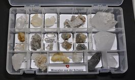 Sammelbox mit 22 Mineralien aus der Schweiz