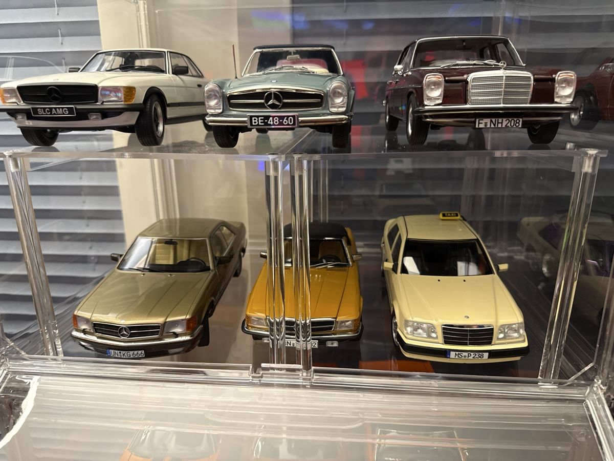 Mercedes-Benz Modellautos:  Mercedes E320 Taxi 1:18 – Neu (gemäss Beschreibung) aus Basel von Zomeg 8