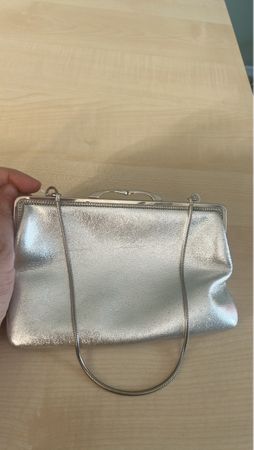 Abendtasche silberfarben mit Kettli guter Zustand