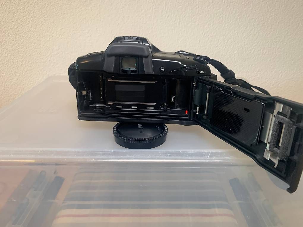 Fotocamera: Minolta Dynax 7xi  2 Objektive, Blitz & Zubehör – Usato da Ebnat-Kappel venduto da joe_flv7 2