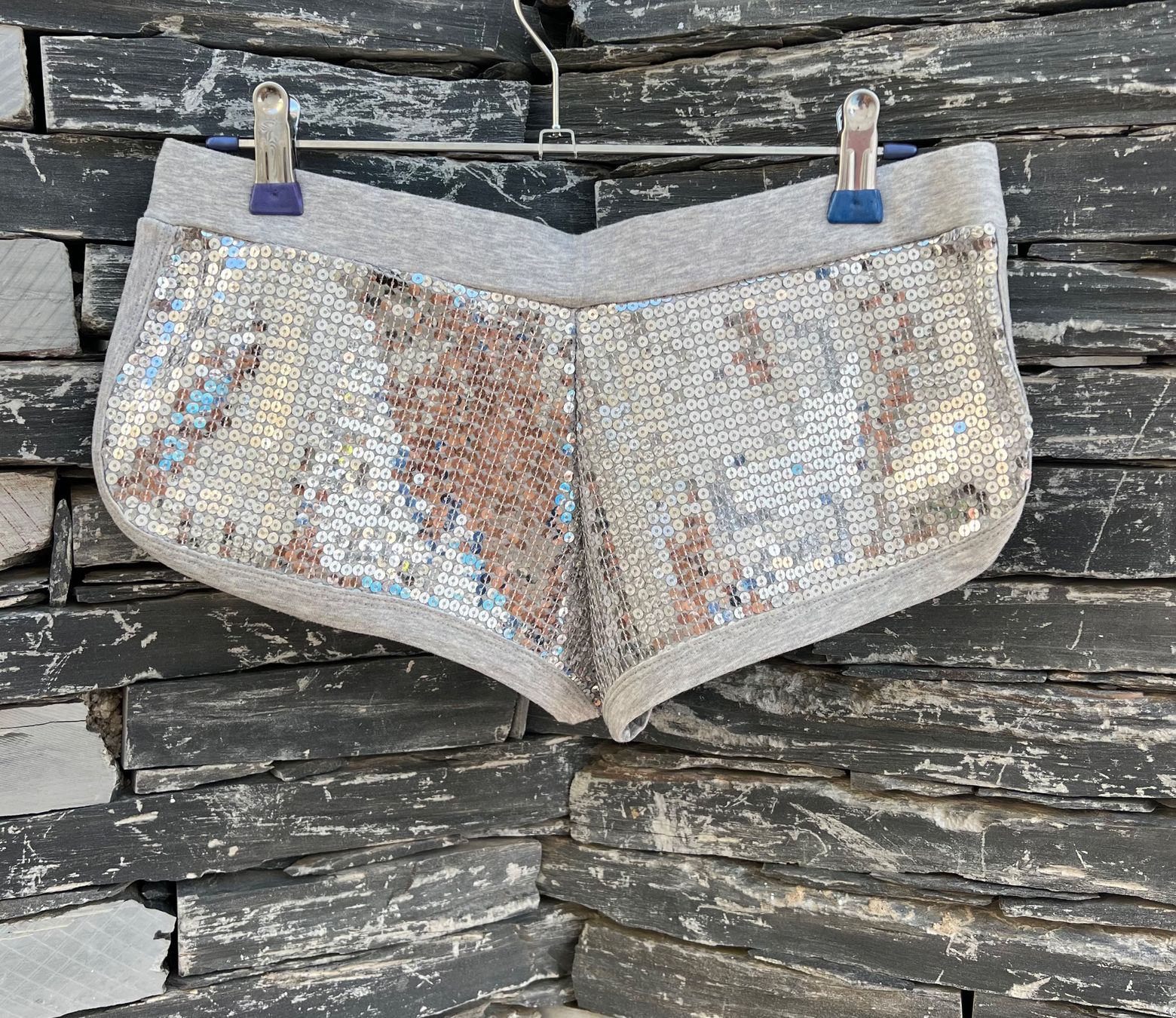Oysho Pantaloni: Pailletten-Shorts – Nuovo (secondo la descrizione) da Tagelswangen venduto da fireiceprincess 4