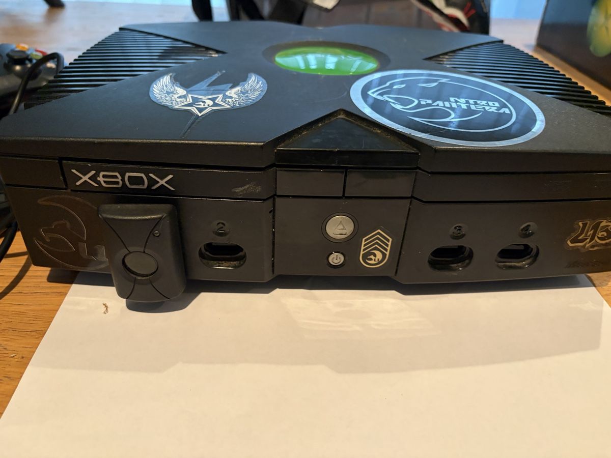 Microsoft Console: Console Xbox modifiée avec jeux incorporé – Usato da Echallens venduto da leo_dk2d