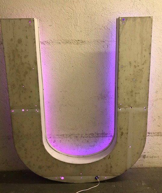 Lampade: grosser Leuchtbuchstabe U – Usato da Zürich venduto da gigimai67 2