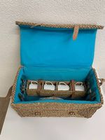 Vintage-Picknickkorb aus geflochtenem Naturmaterial