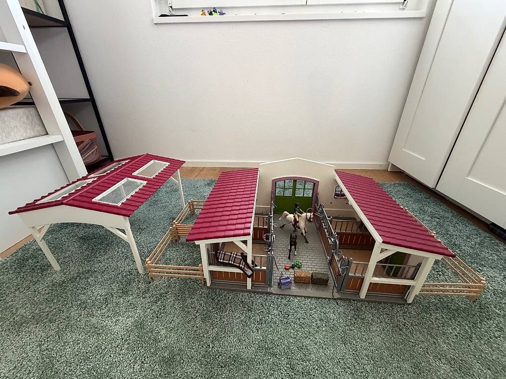 Giocattoli: Schleich Stall – Usato da Steinach venduto da Susansung 2