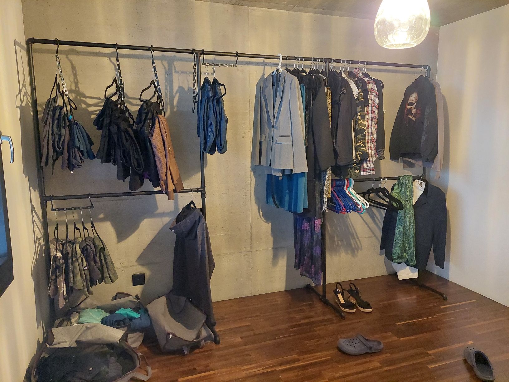 Pamo. Garderobe: Kleiderständer Rohrdesign, Industrial – Gebraucht aus Widnau von blackSkorpion88 1