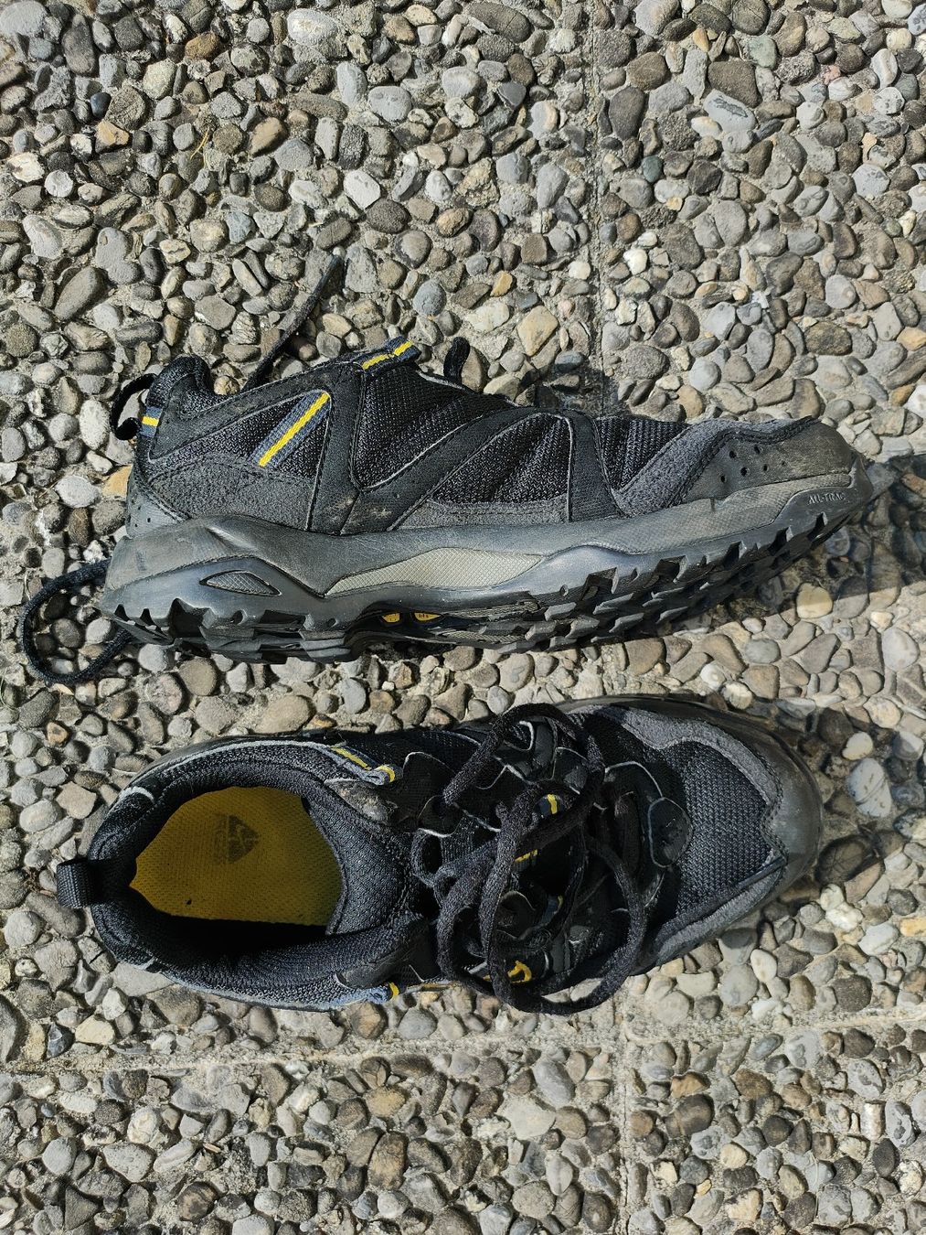 Scarpe da donna: Bequeme und robuste Nike-Wanderschuhe, Grösse 39 – Usato da Thun venduto da van_52y8