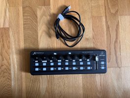 Behringer X-TOUCH MINI USB MIDI-Controller – guter Zustand
