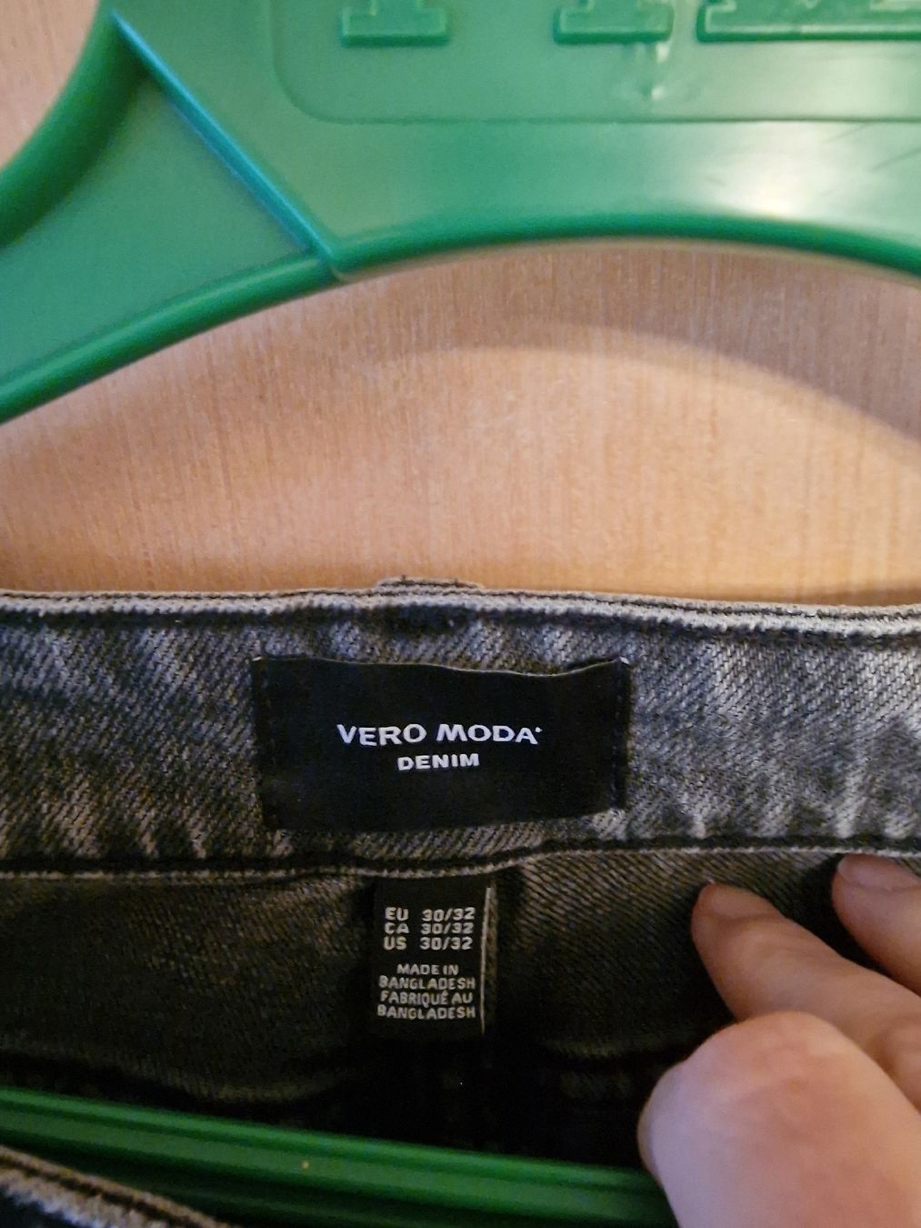 Vero Moda Jeans: Veromoda Jeans, grau – Nuovo (secondo la descrizione) da Winterthur venduto da Winti1993 1