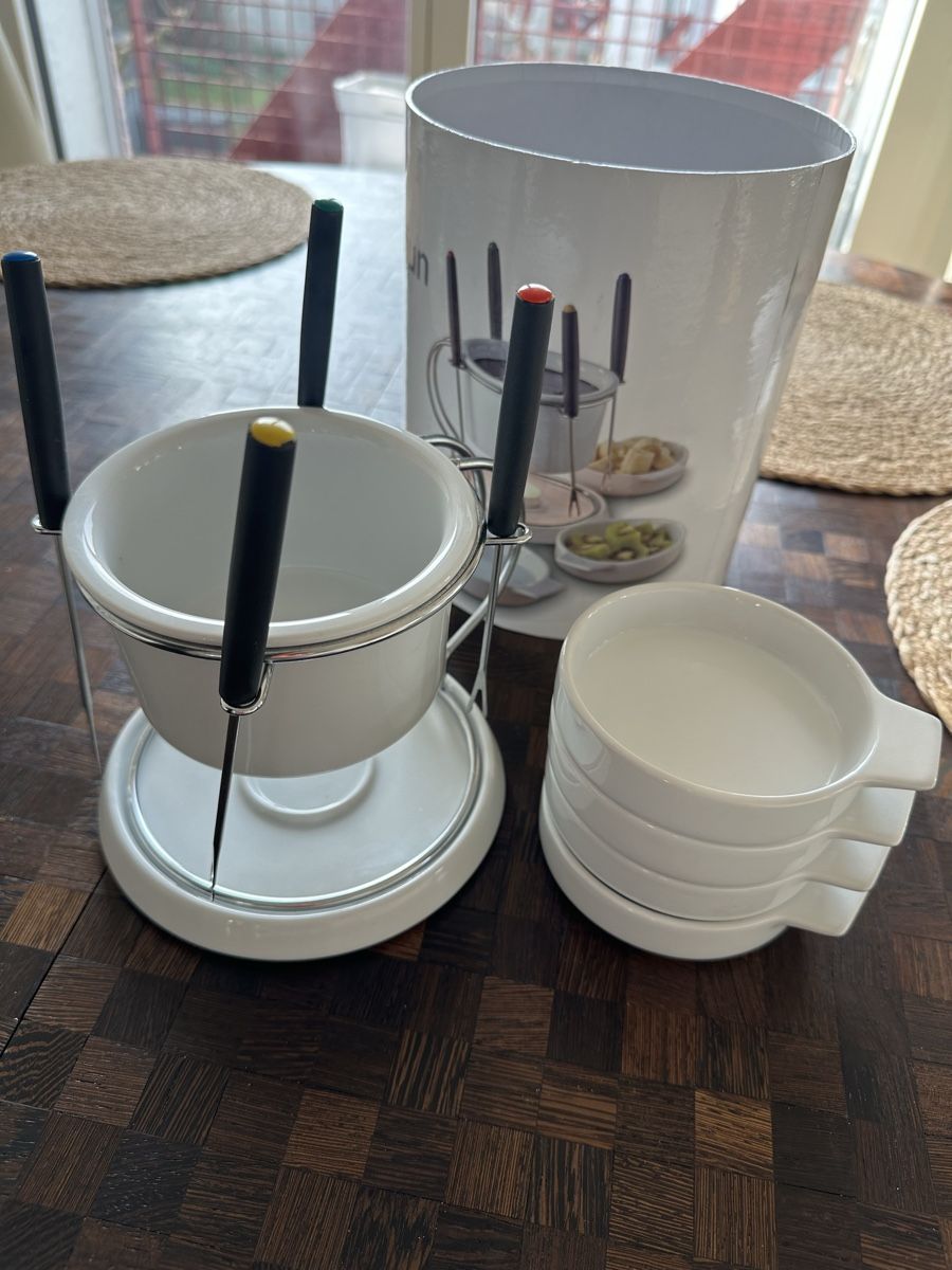 Elettrodomestici da cucina: Chocolate fondue set – Nuovo (secondo la descrizione) da Dübendorf venduto da jir_75mx