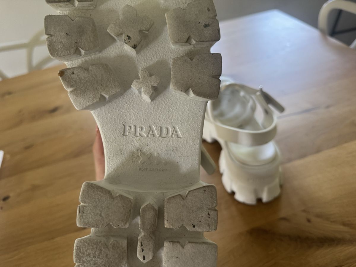 Prada Chaussures hommes: prada sandalen – D'occasion à Jona par adi_bennz7 4