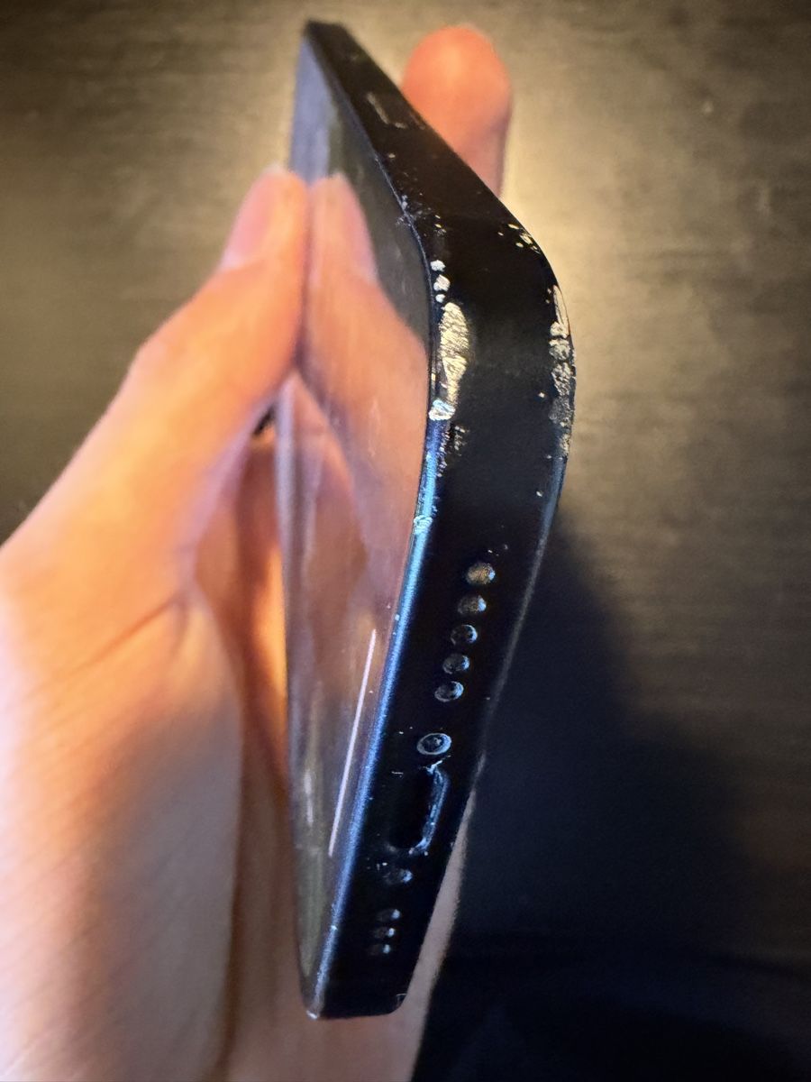 Apple Handys / Smartphones: iPhone 16 mit Wasserschaden – Defekt aus Bolligen von eliasschneiderr 3