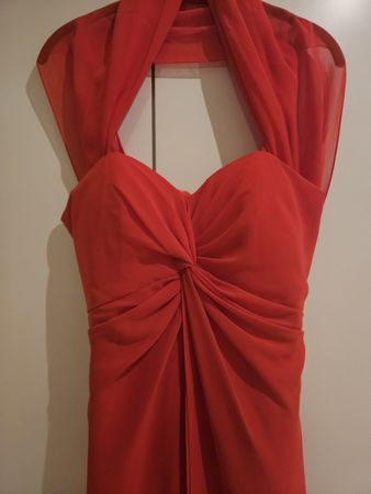 Schönes Ballkleid in rot, neu