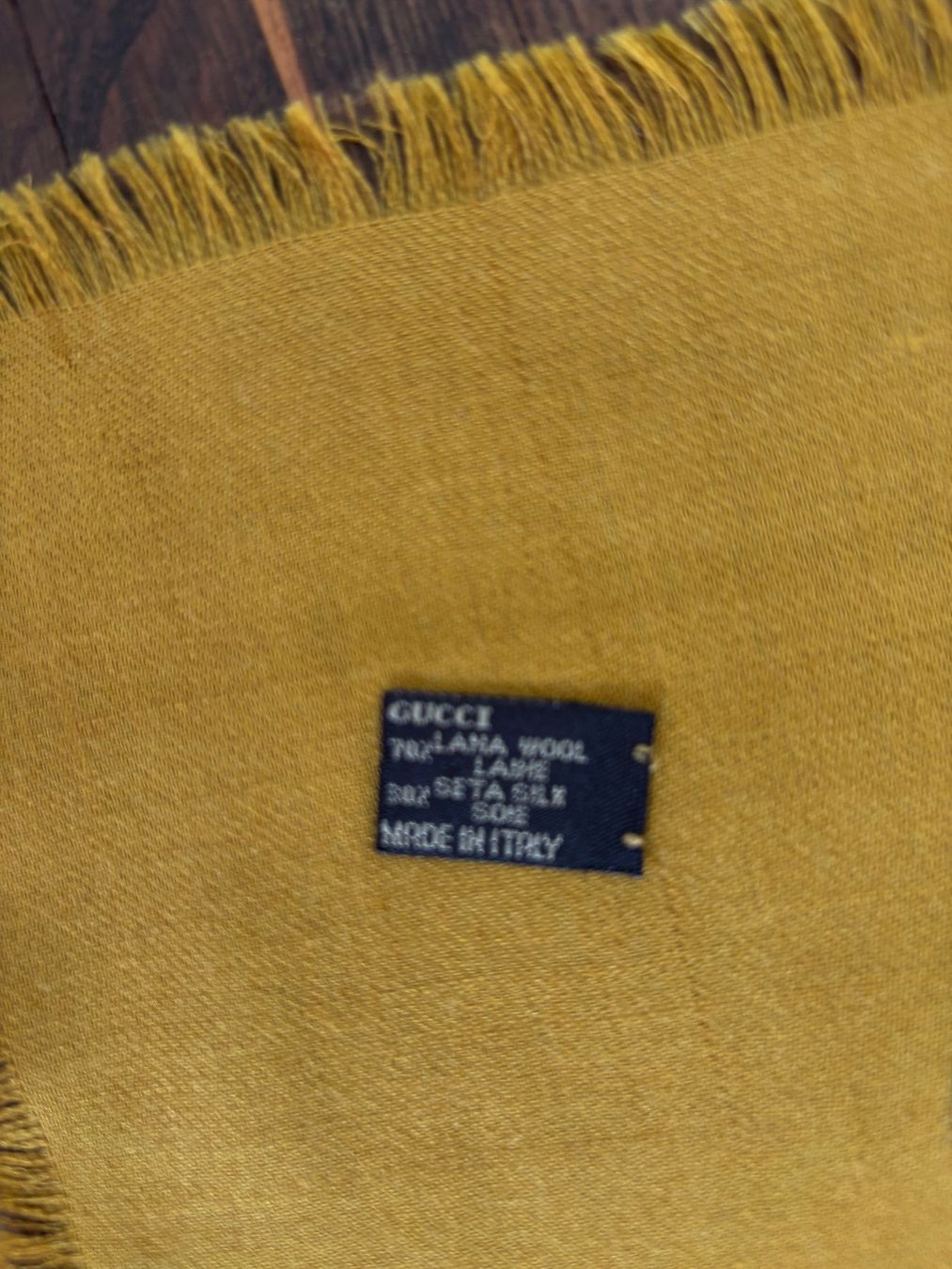 Gucci Foulard & Sciarpe: GUCCI  Wolle/Seide Schal 135x135cm – Nuovo (secondo la descrizione) da Herrliberg venduto da mayfi 6