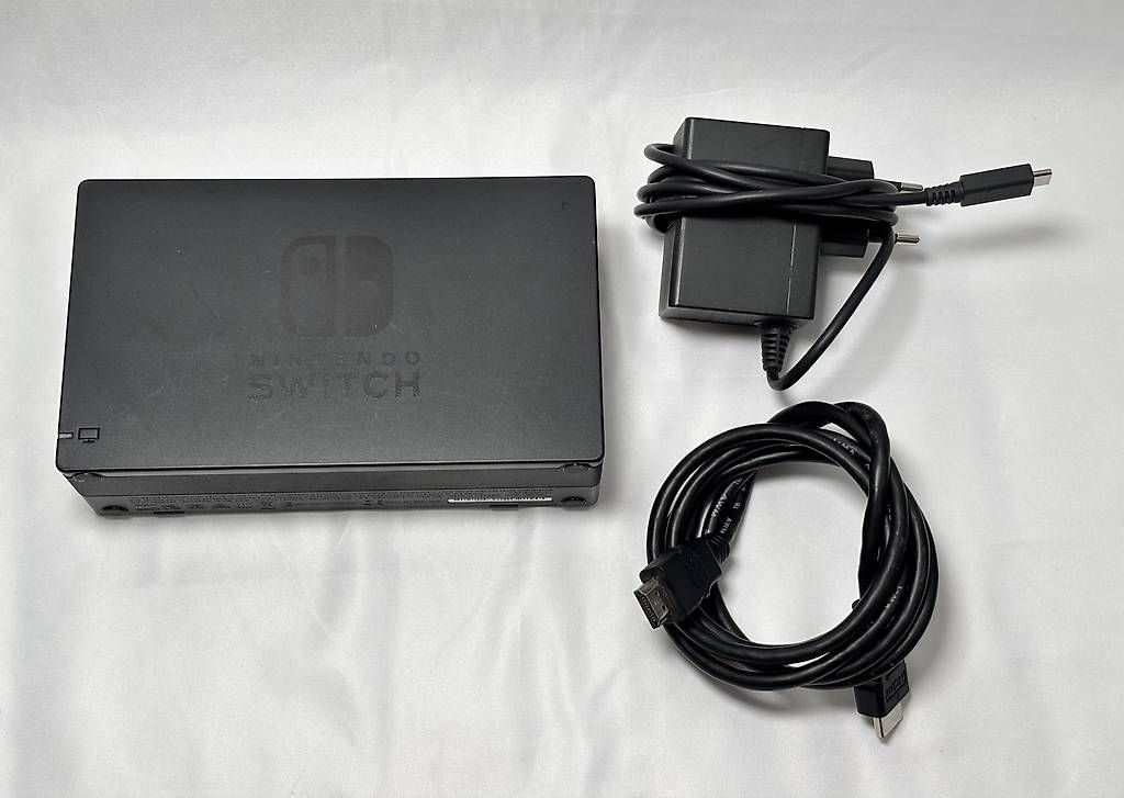 Nintendo Consoles: Nintendo Switch Console + Animal Crossing – D'occasion à Gordola par kar_gy5g 7