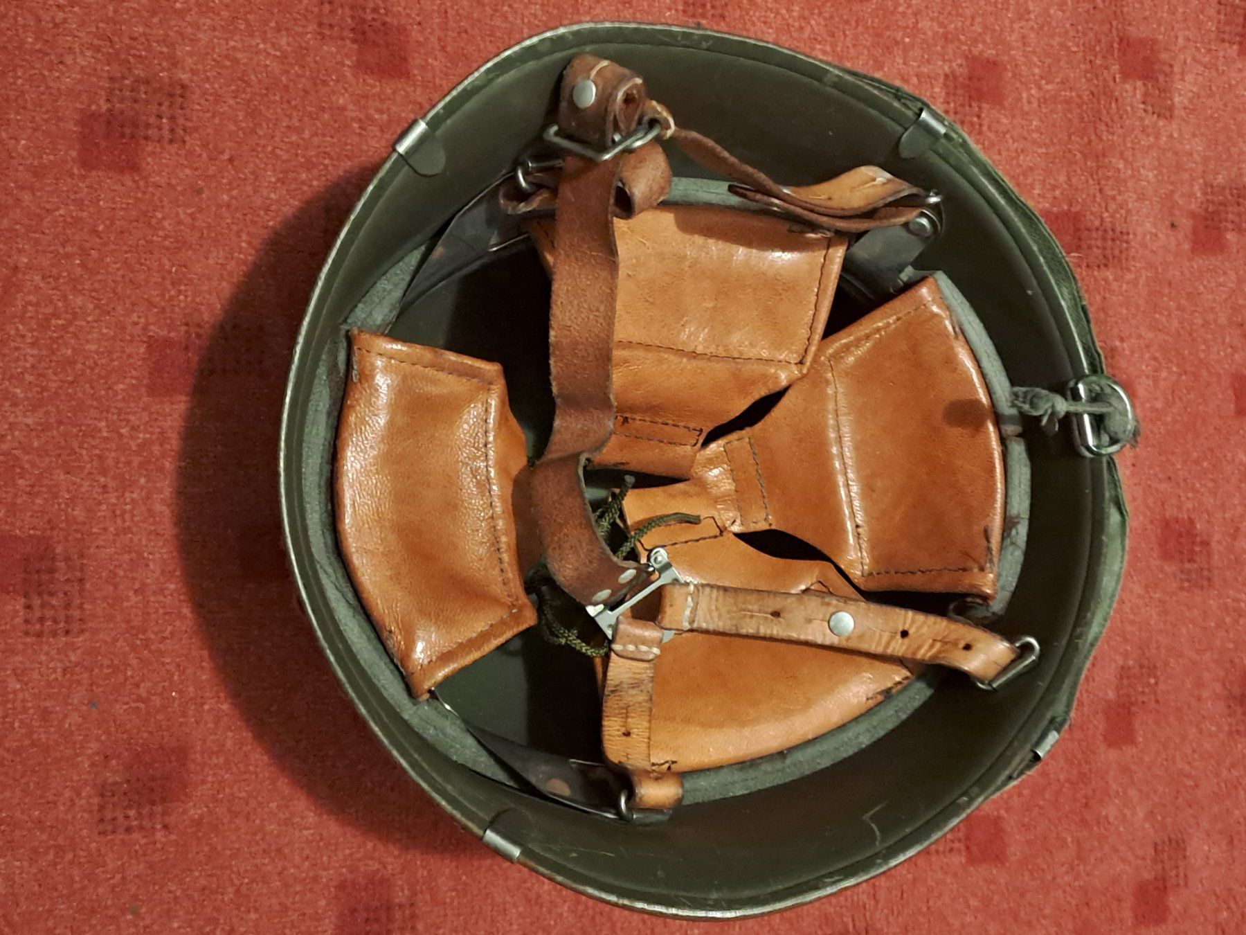 Armée suisse Uniformes: Stahlhelm mit Tarnüberzug 90 – D'occasion à St.Gallen par Infanteriewerk