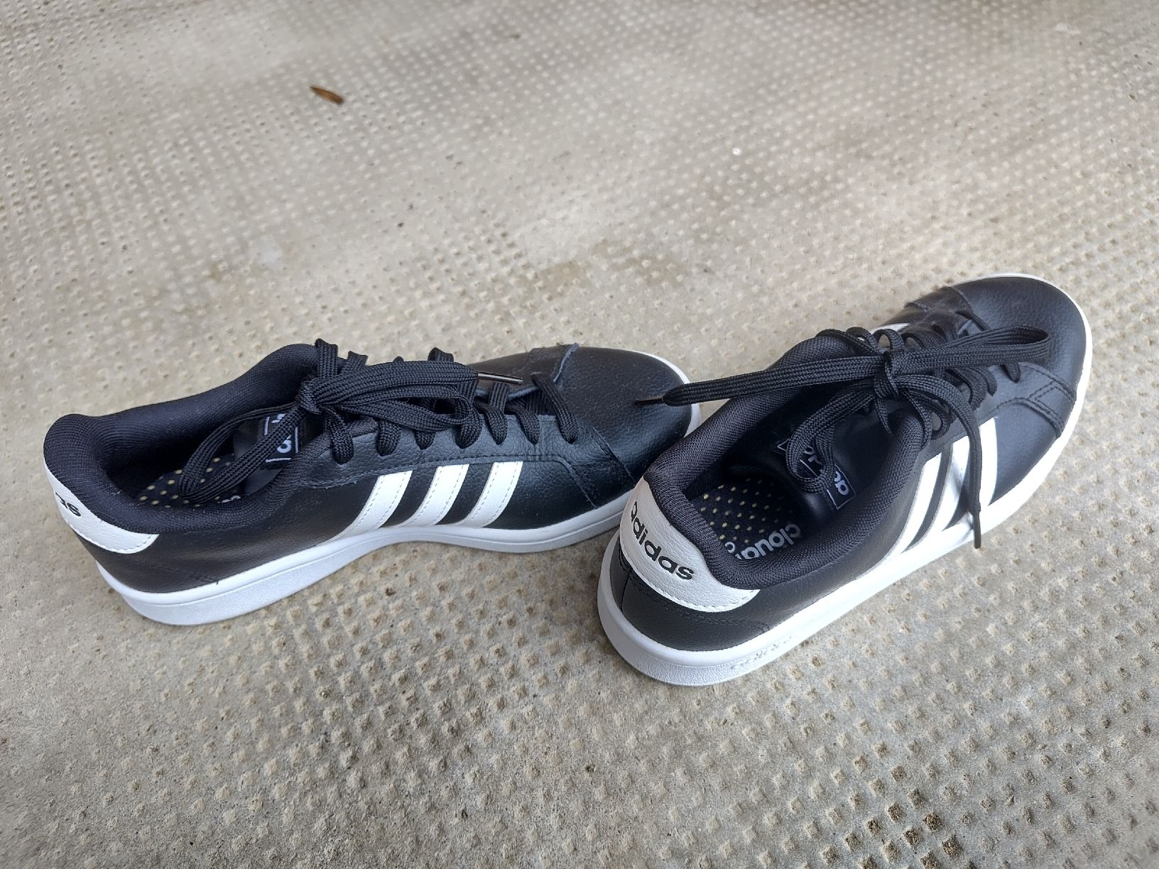 Adidas Scarpe da uomo: Adidas Sneakers Gr.39 1/3 – Usato da Gümmenen venduto da Biitama 2