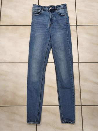 Damen Jeans Pull&Bear blau Grösse 34 neuwertig