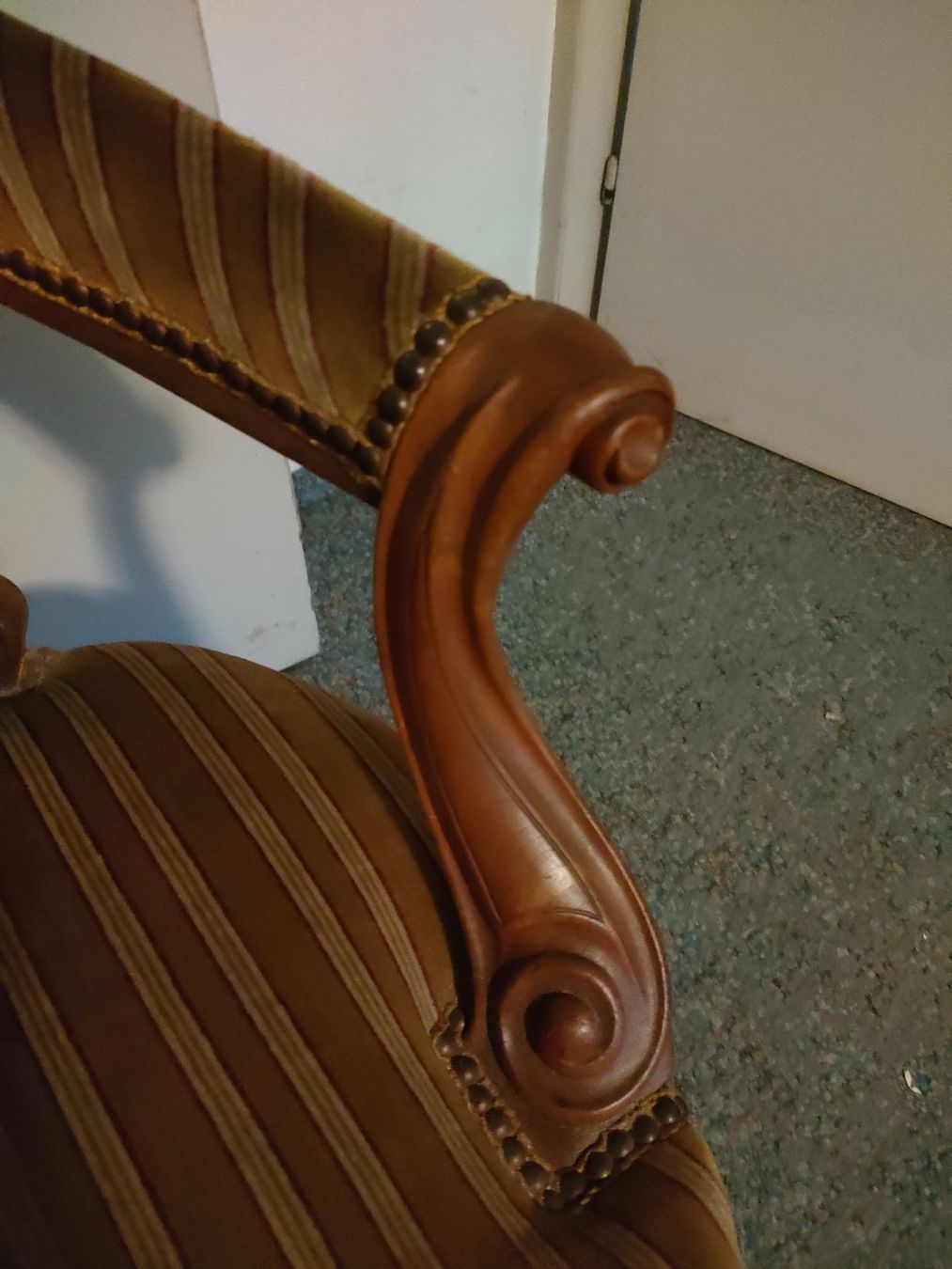 Sessel: Drehstuhl mit Polstersitzfläche und Holz – Gebraucht aus Wiesendangen von s_er 3