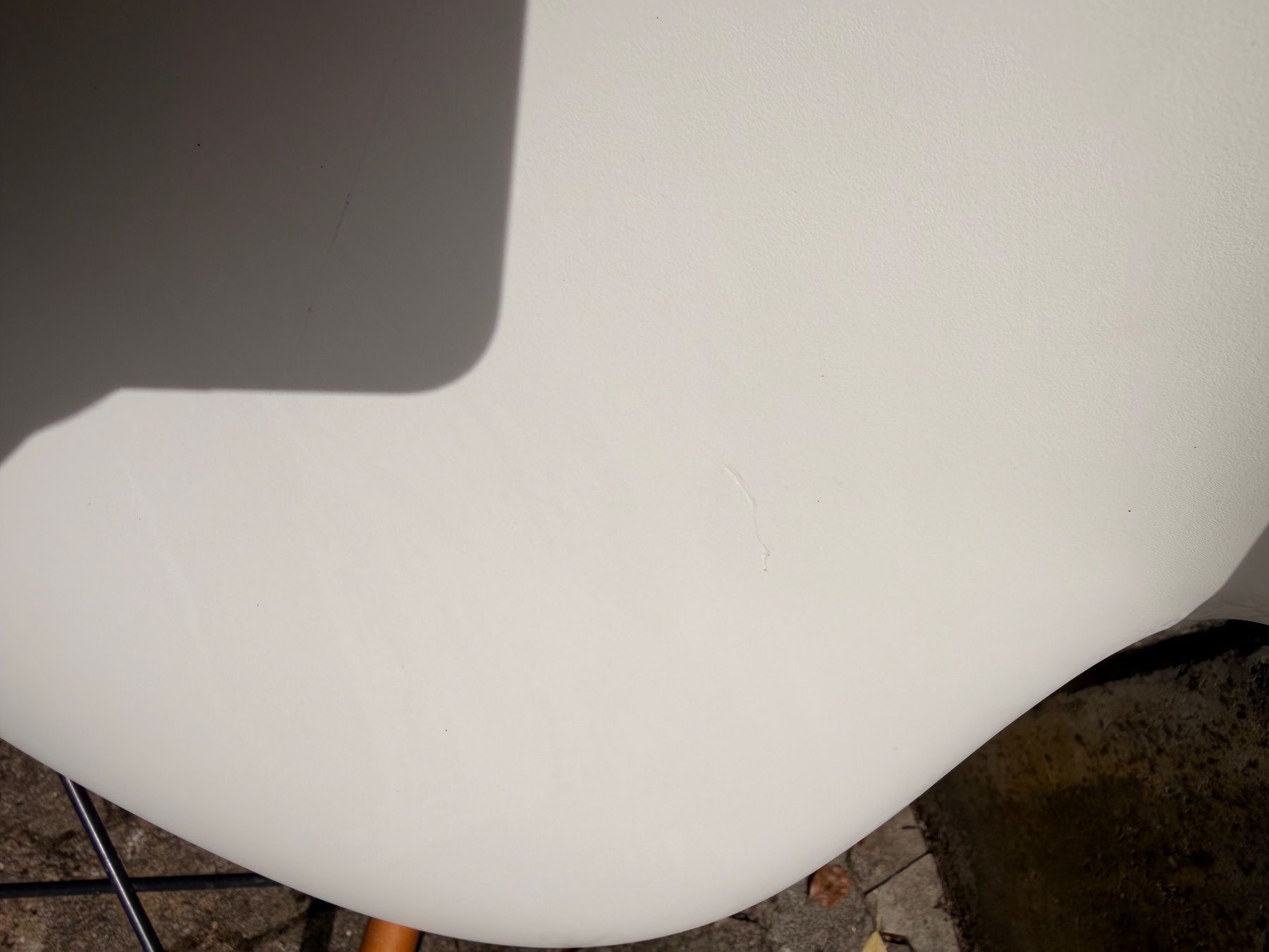 Vitra Sedie: Vitra Eames Plastic Armchair DAW weiss , 2er Set – Usato da Hirschthal venduto da GR7000 7