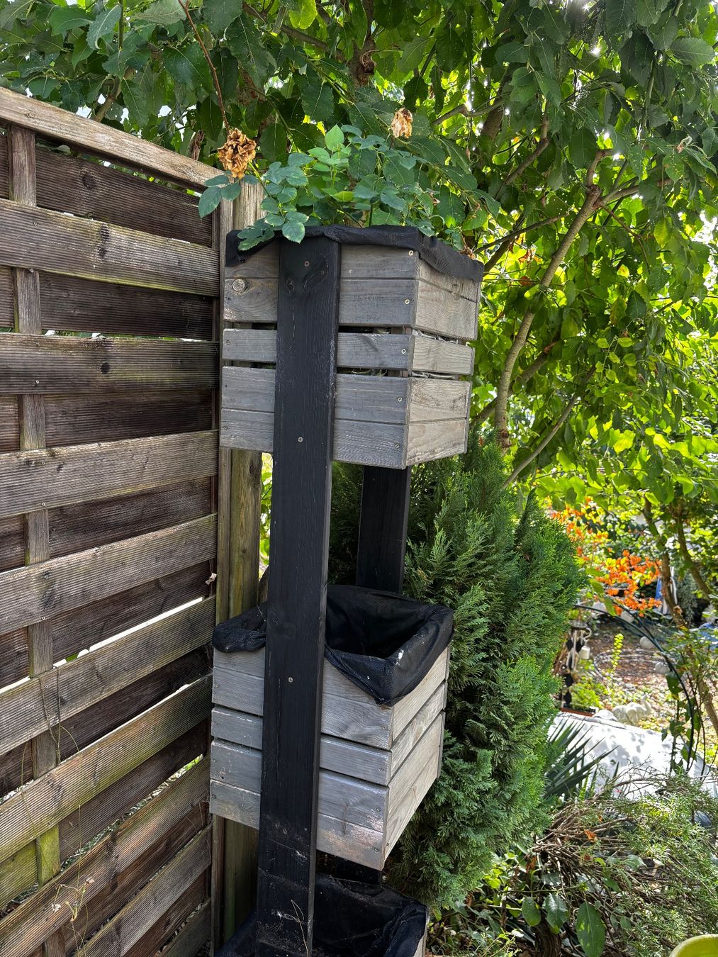 Migros Pots de fleurs: 3 level vertical flower bed Great – D'occasion à Füllinsdorf par MaiiaM 1