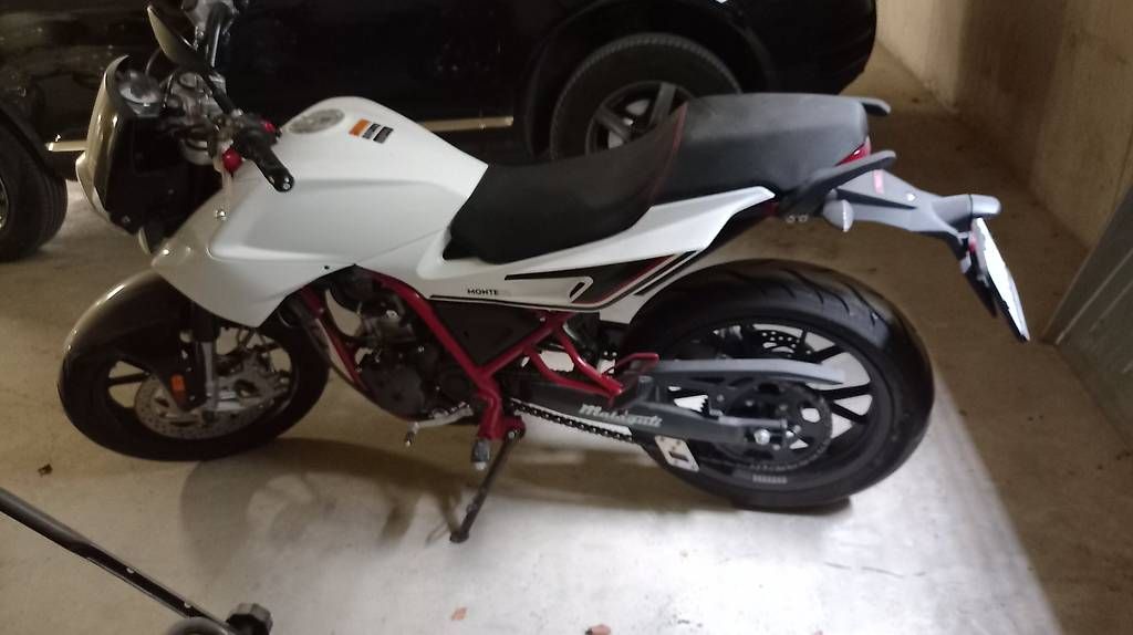 Malaguti Strada: Motorrad – Usato da Auslikon venduto da sukama