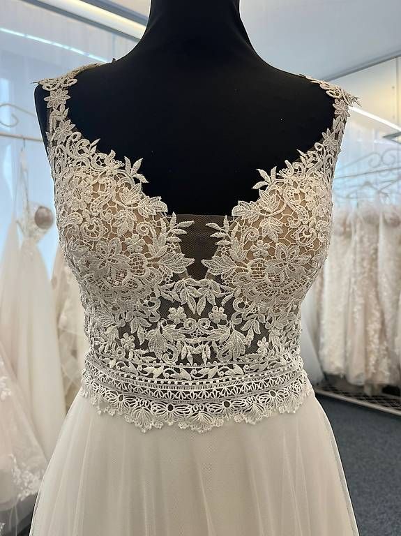 Kleider: Wunderschönes Brautkleid mit Spitze, Grösse 38, neu – Neu und originalverpackt aus Zürich von Googely4 1