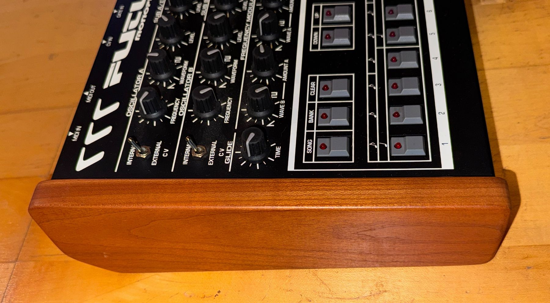 Instruments de musique: Future Retro 777 Original Version von 1997 – D'occasion à Unterengstringen par NOISE 4