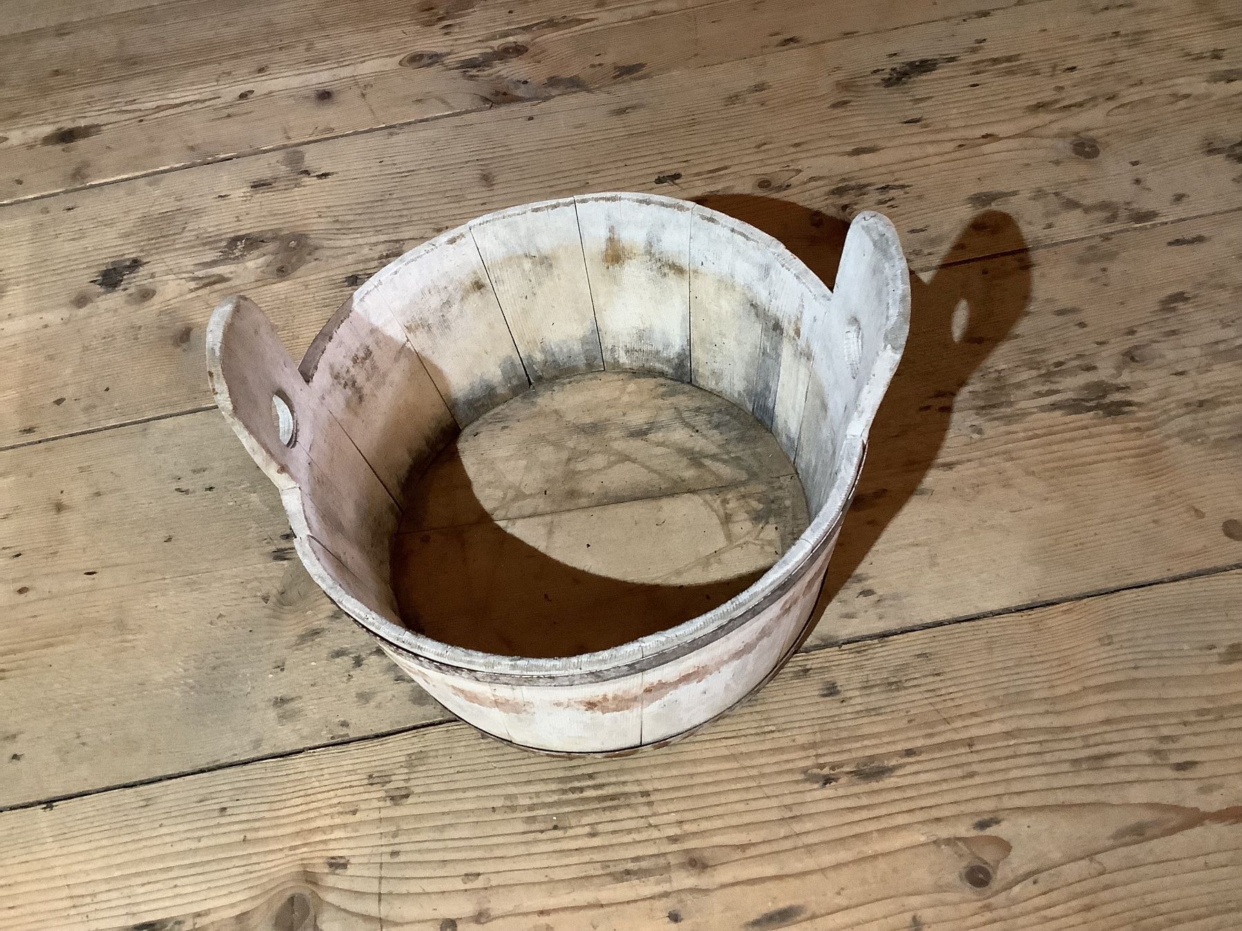 Tutte le decorazioni: Rustikaler Holzeimer, Pflanzgefäss, Vintage Deko Eimer! – Usato da Flaach venduto da Monisoldshop 1