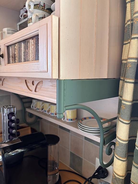 Cucine complete: Cuisine Mobalpa avec plan travail en bois massif – Usato da Chesières venduto da rhy_dd5f 2