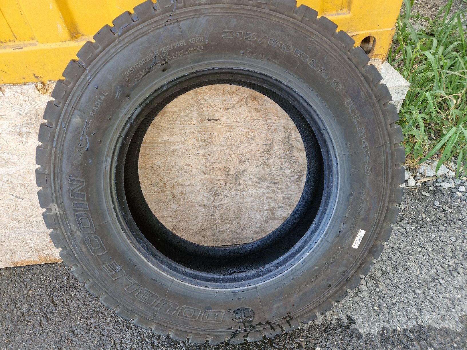 Pneus & Roues: 4 LKW Reifen – D'occasion à Kerzers par tinuke 3