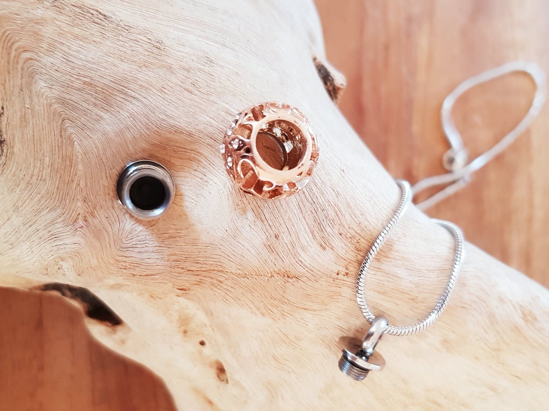 Anhänger: Urnenanhänger /Ascheschmuck / Kremation / Urne – Neu und originalverpackt aus Menziken von Zyropa 2