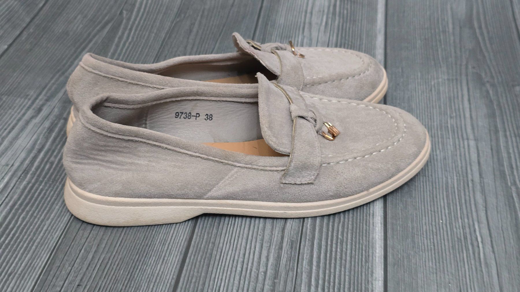 Scarpe da donna: Loafer in Wildleder Optik - 38 - Taupe / Hellgrau – Usato da Thalwil venduto da VitaMini