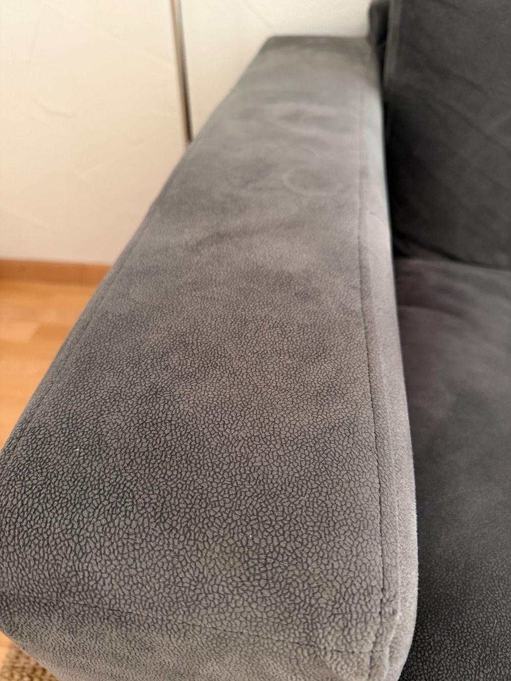 Sofas: Graues Designer-Schlafsofa – Gebraucht aus Zürich von lea_7y7g 3