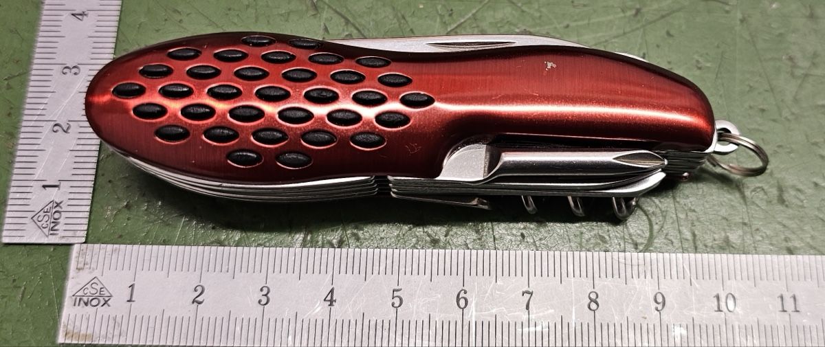 Coltelli tascabile: Neues multifunktionales Taschenmesser, Rot – Usato da Burgdorf venduto da gbergler33 3