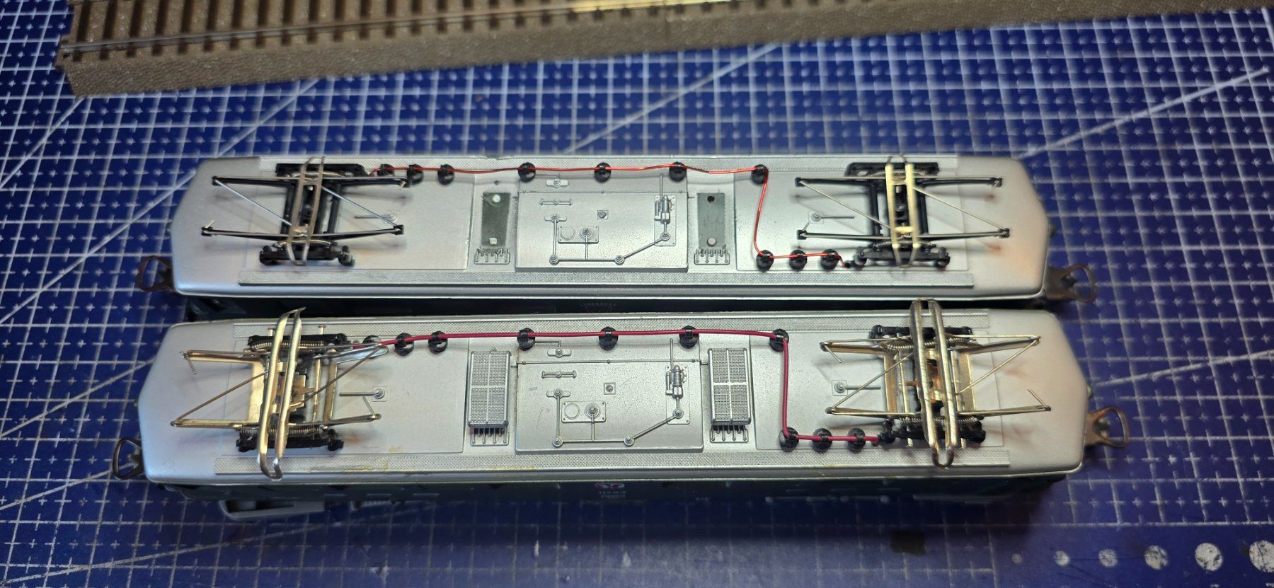 Lima Modellini di ferrovie: Lima Ae6/6 2 stück H0/DC Analog – Usato da Hochfelden venduto da Danizh0 1
