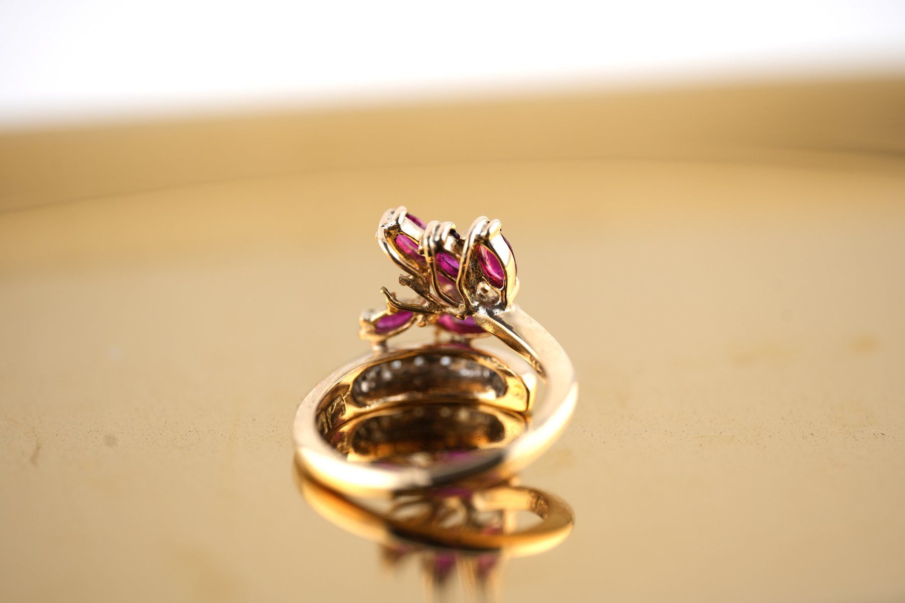 Anelli: Goldring mit Rubinen und Diamanten – Usato da Basel venduto da Vip24 3