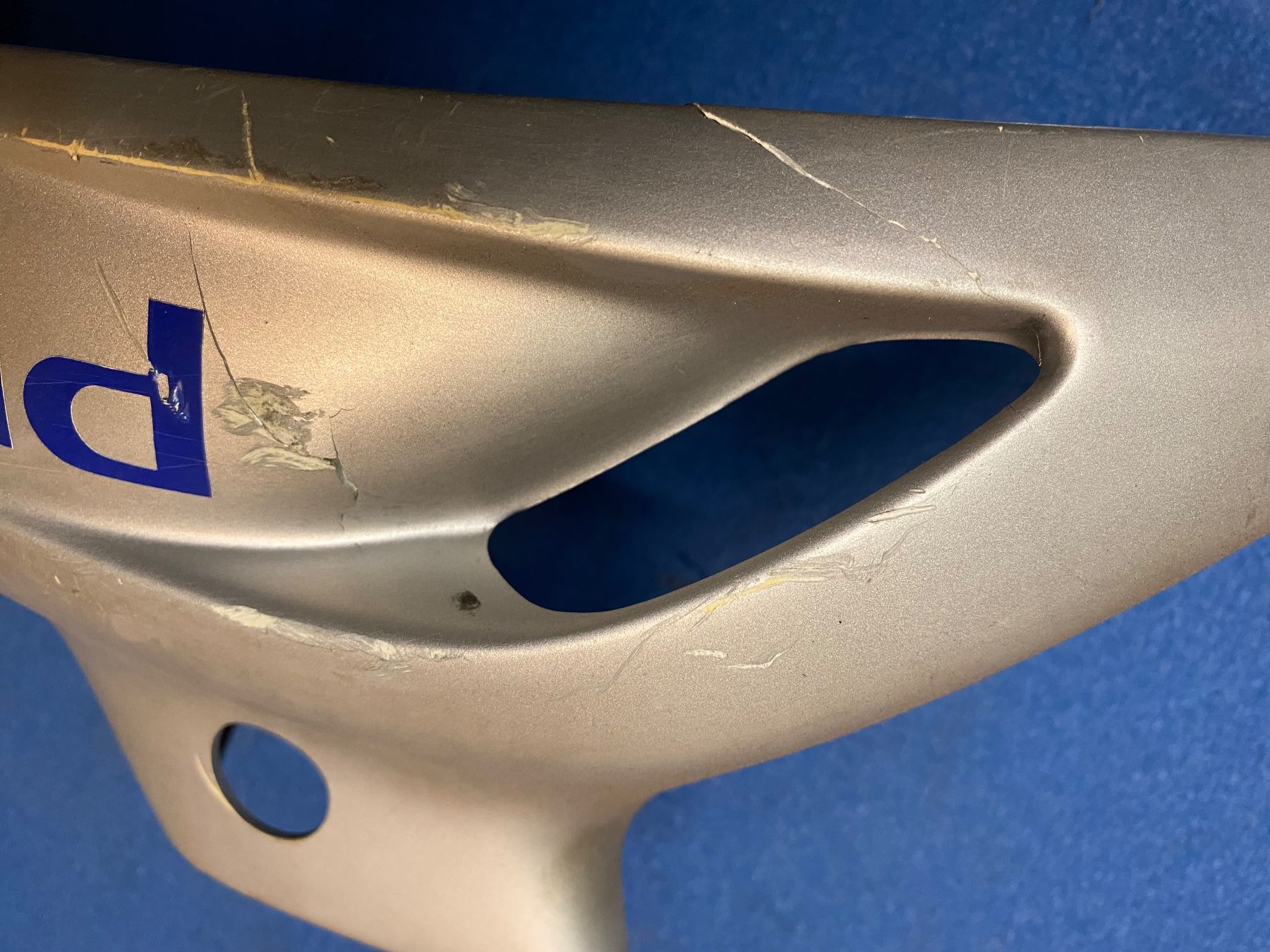 Peugeot Parti ricambio per ciclomotori: Peugeot spx cache plastique – Usato da Vevey venduto da Chupita-met 6