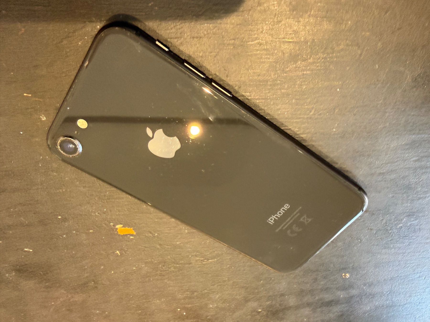 Apple Telefoni cellulari / Smartphones: iPhone 8 64GB schwarz – Usato da Siebnen venduto da icrservicesolutions 2