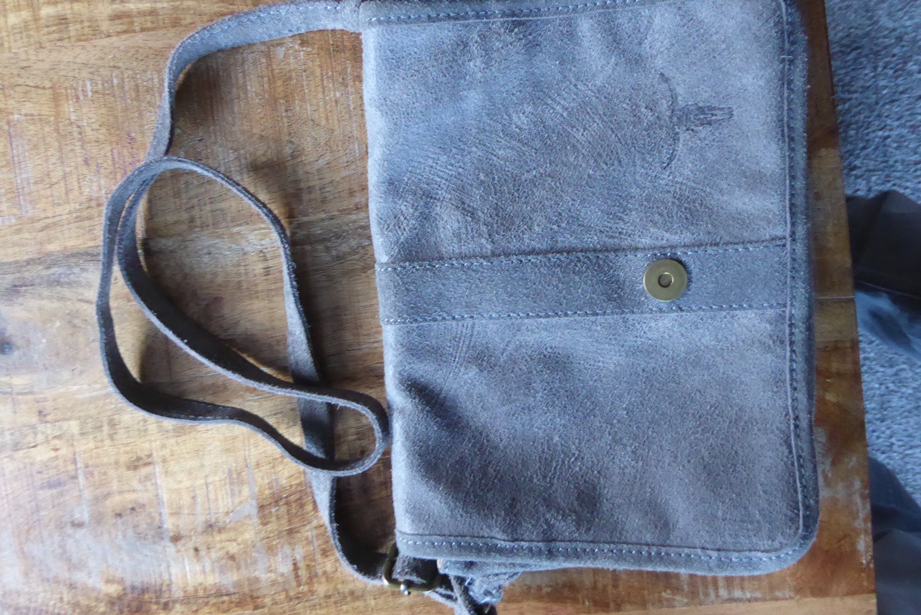 Taschen für Damen: Lässige Umhänge Tasche – Gebraucht aus Sargans von Benziner 1