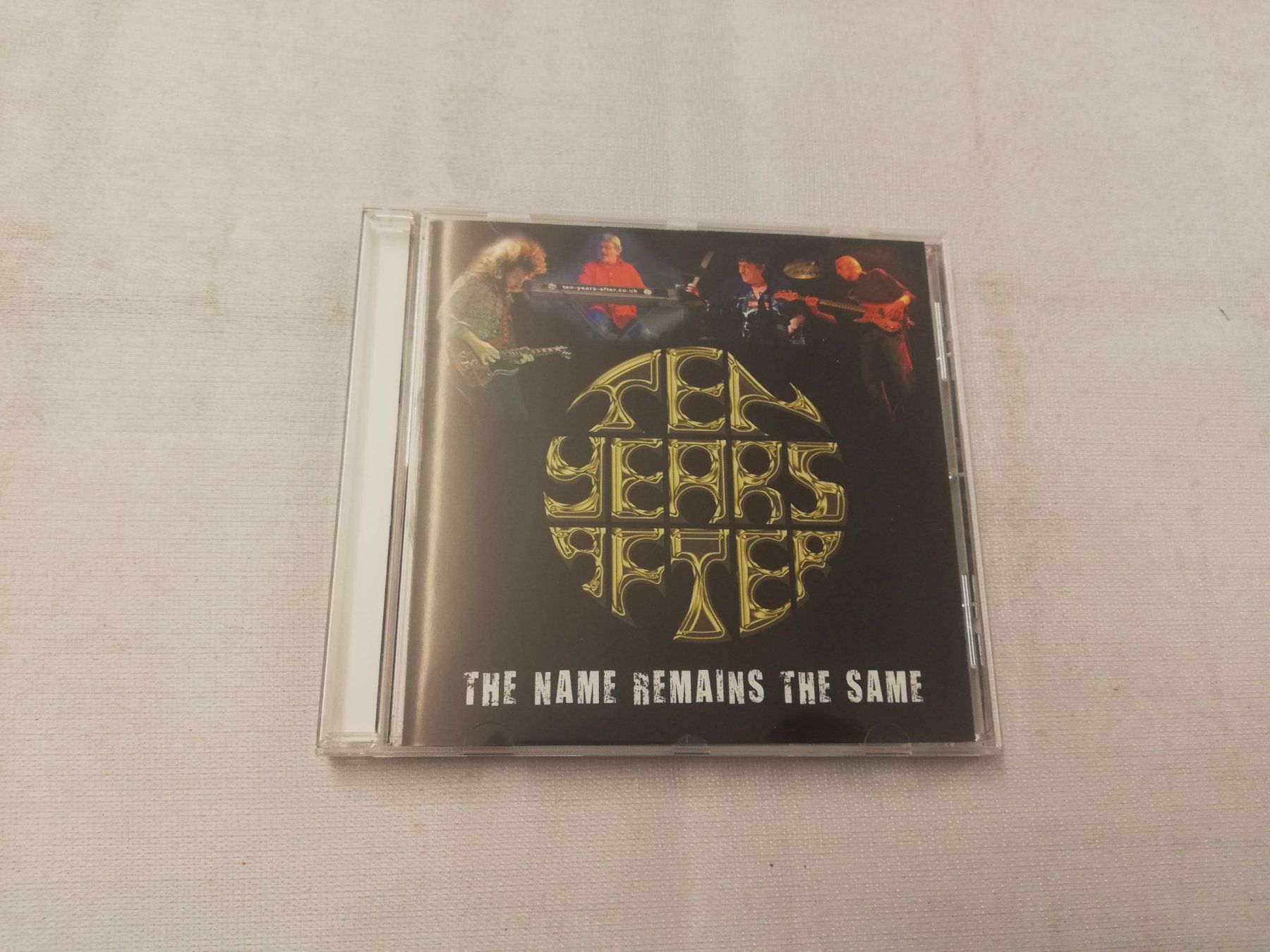 CD: TEN YEARS AFTER - THE NAME REMAINS THE SAME – Usato da Bern venduto da Vinylsound.ch